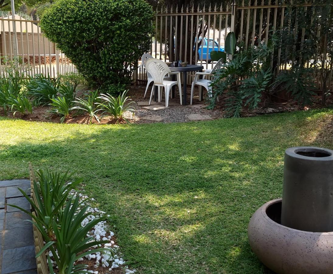 Atterbury Self Catering Studios Pretoria Exterior photo